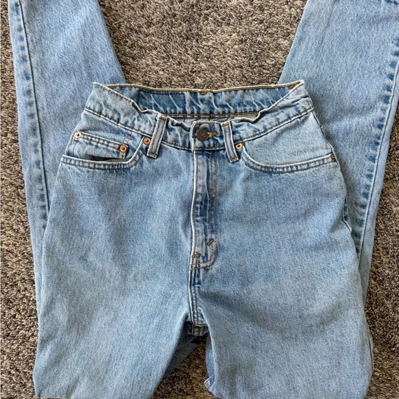 Vintage womens Levis - Picture 2 of 4